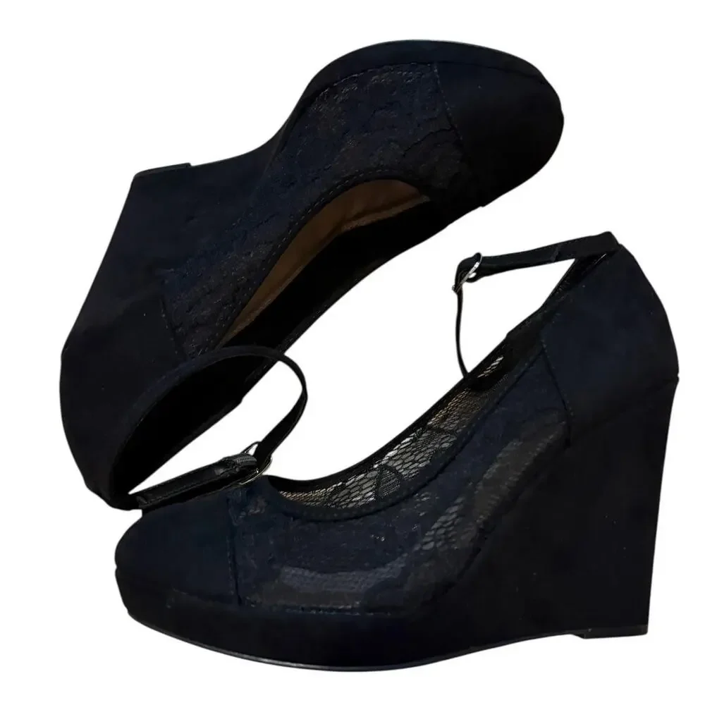 Torrid 10W 10 Wide Sexy‎ Black Lace Platform Faux Suede & Mesh 4.5